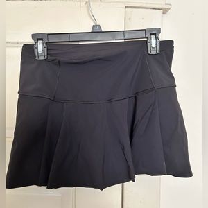 Lulu Lemon Black Tennis Skirt - Size 6